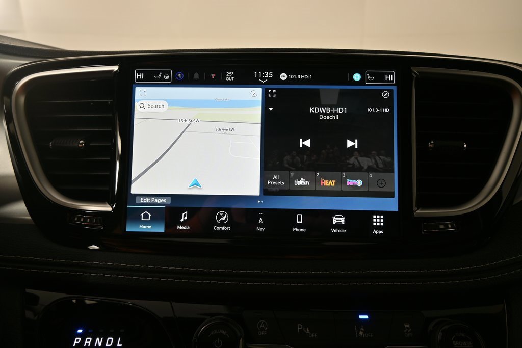 New 2026 Chrysler Pacifica Limited image 28