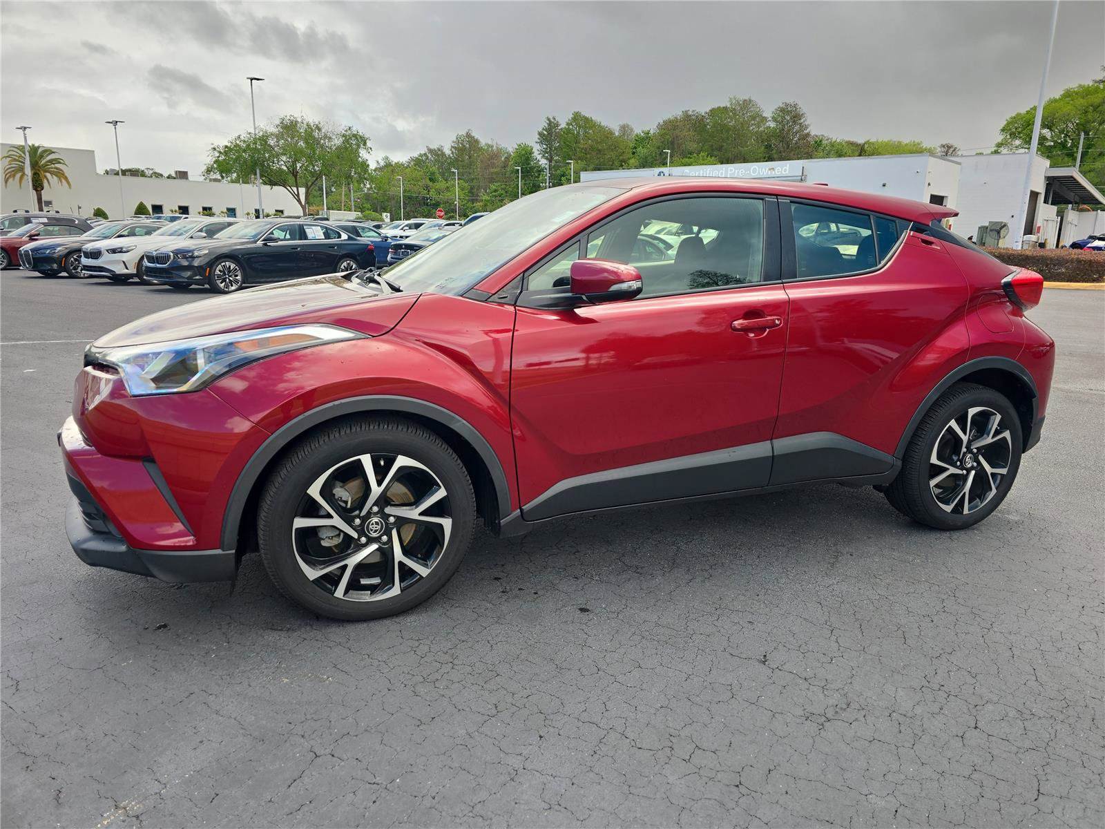 Used 2019 Toyota C-HR XLE image 6