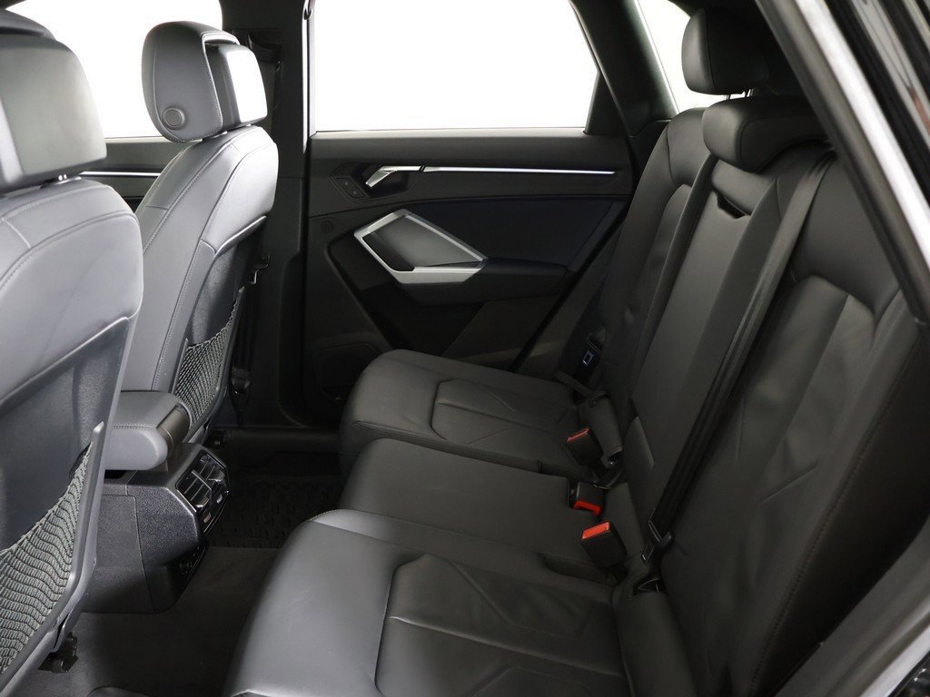 Used 2023 Audi Q3 2.0T Premium Plus w/ Premium Plus Package image 37