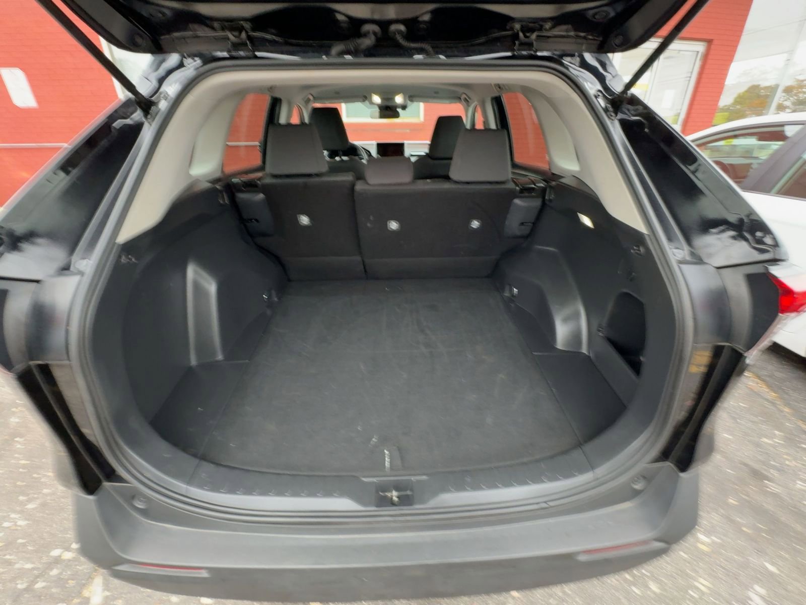 Used 2025 Toyota RAV4 XLE image 15