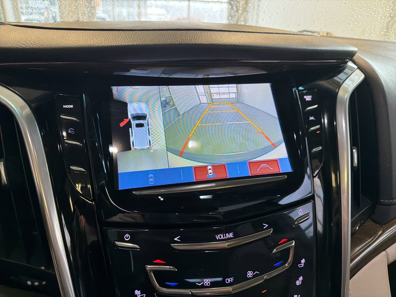 Used 2020 Cadillac Escalade ESV Luxury image 30