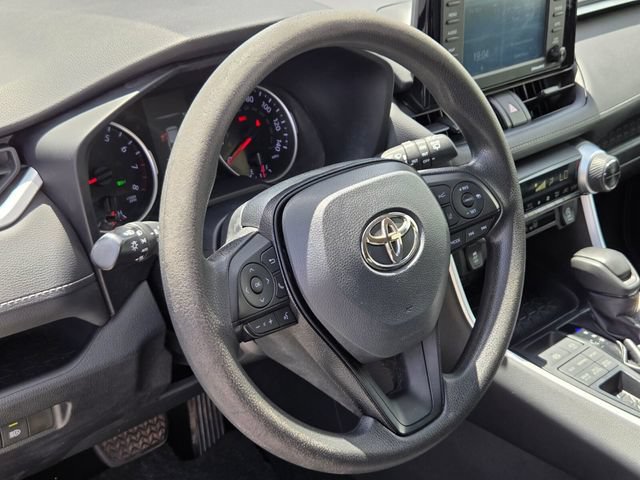 Used 2021 Toyota RAV4 XLE AWD/4WD image 17