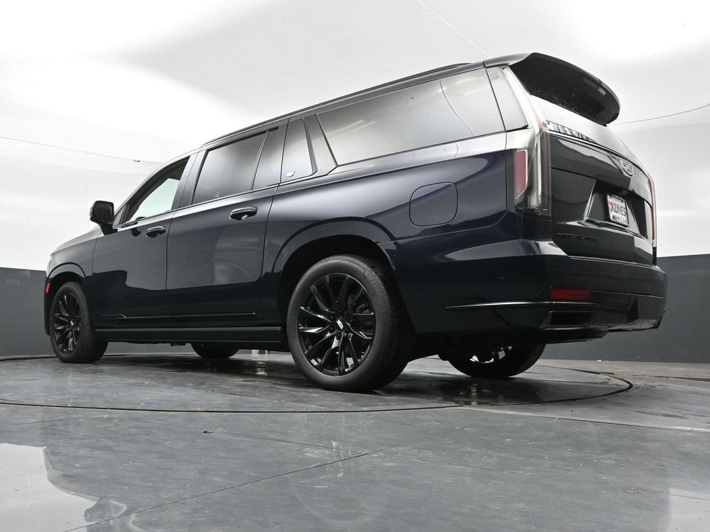 Used 2023 Cadillac Escalade ESV Sport Platinum w/ LPO, ONYX Package AWD/4WD image 48