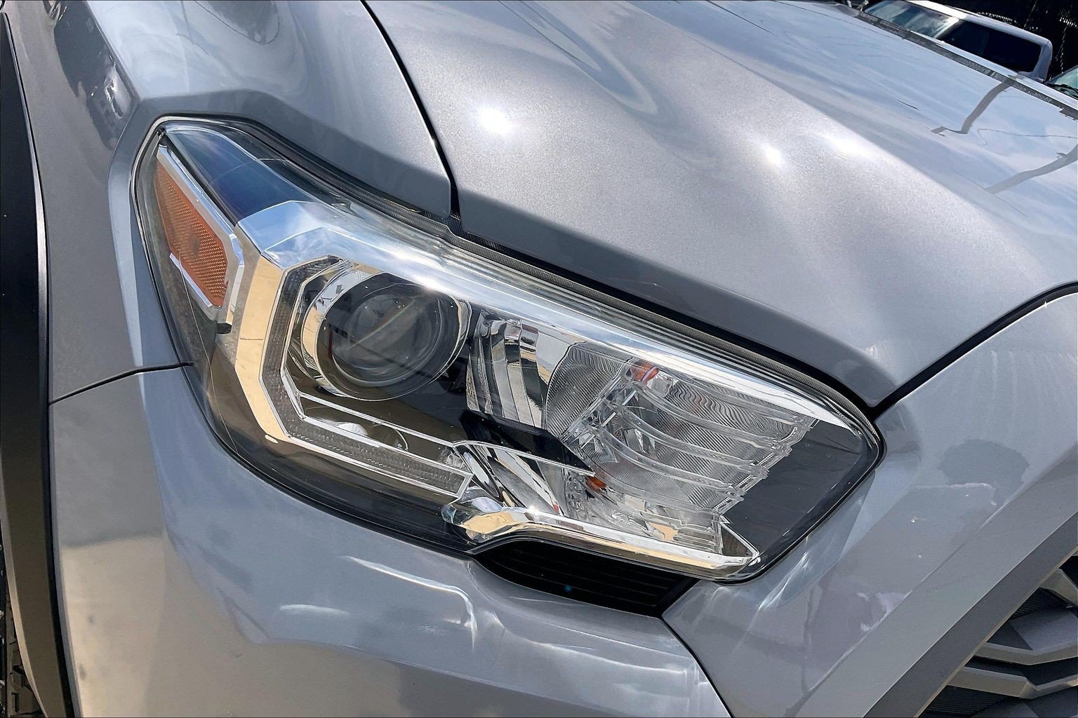Used 2021 Toyota Tacoma TRD Off-Road AWD/4WD image 32