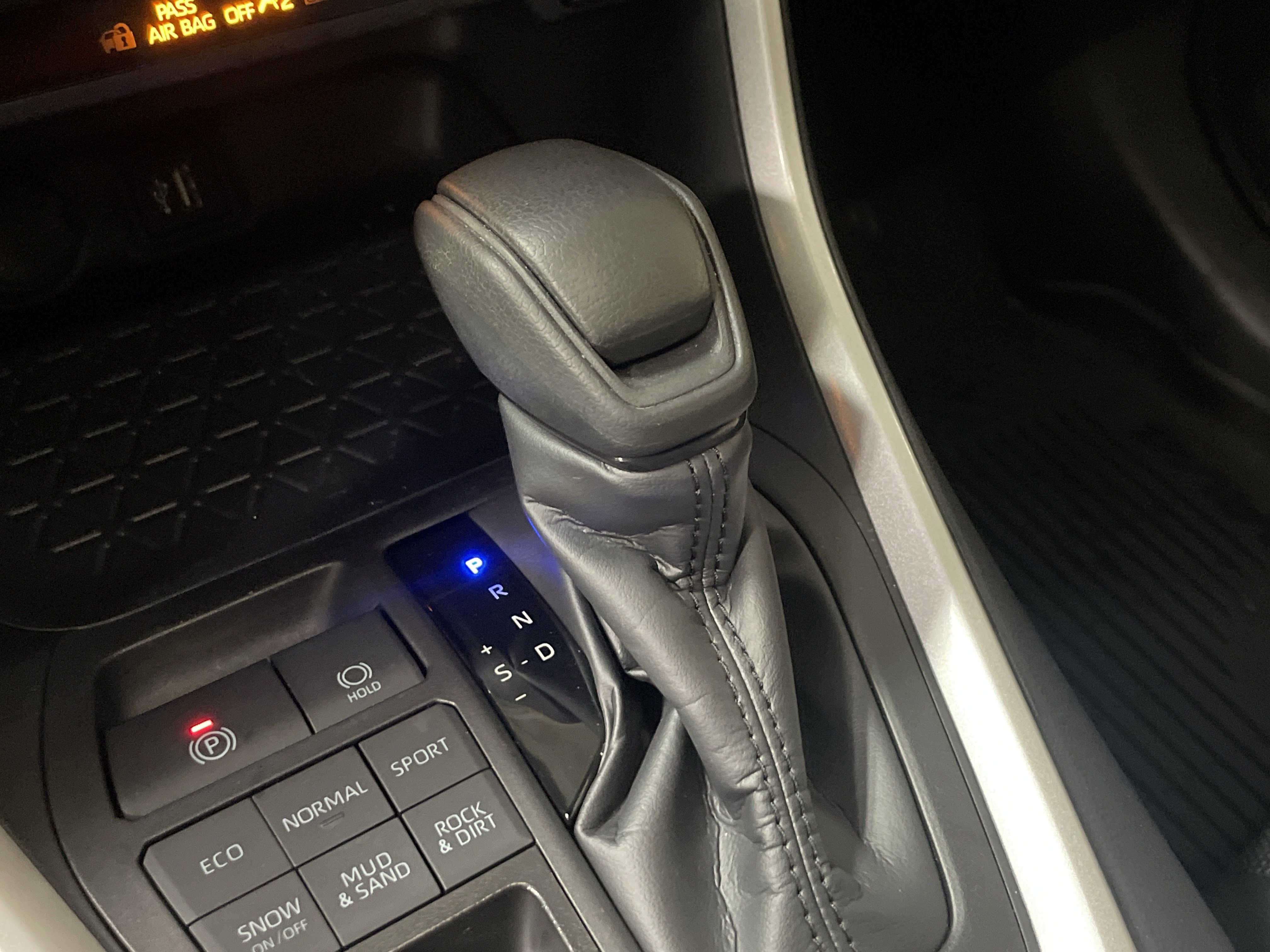 Certified 2025 Toyota RAV4 LE image 26