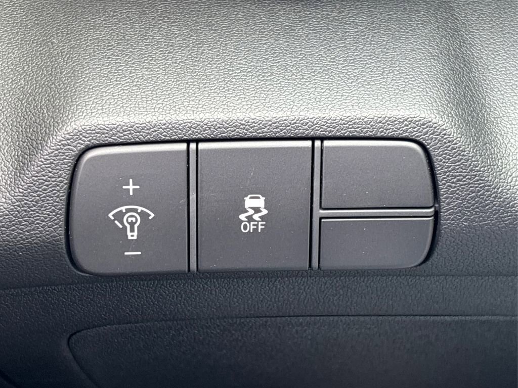 New 2026 Hyundai Elantra Limited image 31