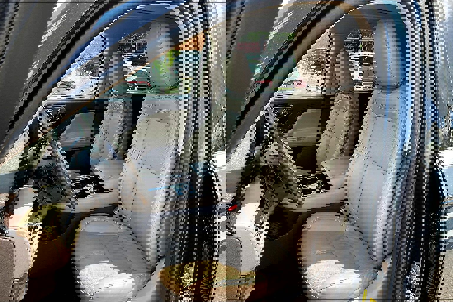 Used 2023 Lincoln Aviator Reserve w/ Equipment Group 201A image 27