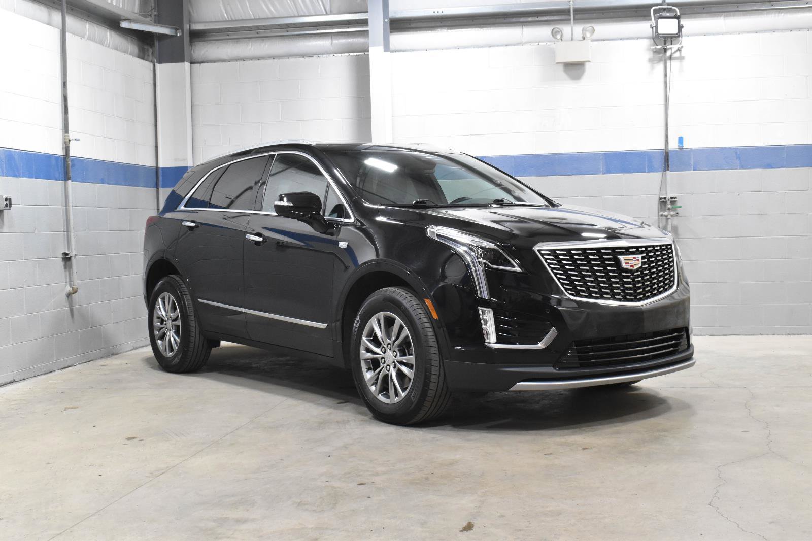 Certified 2023 Cadillac XT5 Premium Luxury w/ LPO, Floor Liner Package FWD image 30