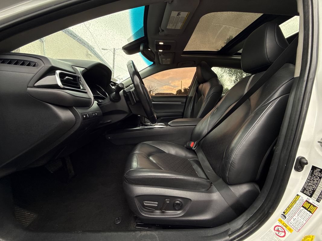 Used 2018 Toyota Camry XSE FWD image 8