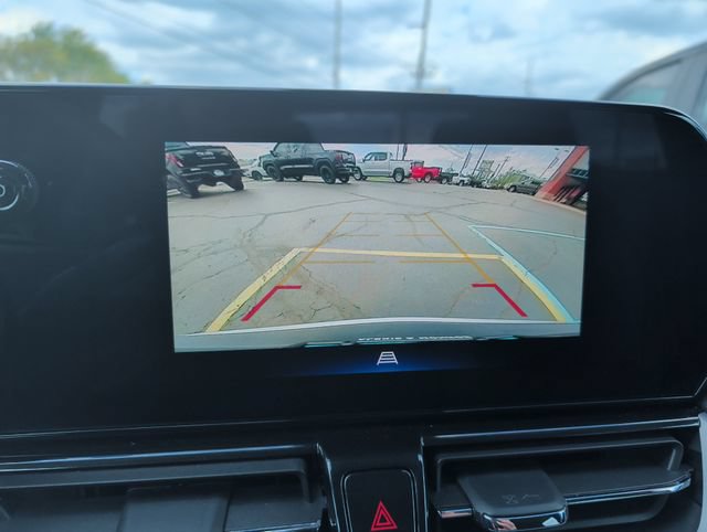 Used 2025 Chevrolet TrailBlazer LT AWD/4WD image 19