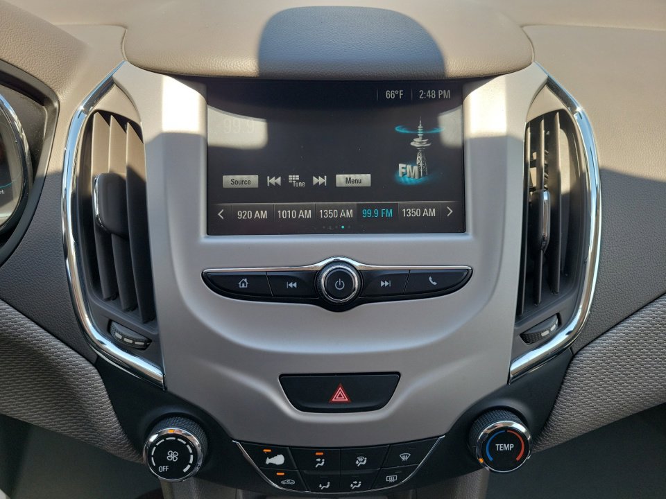 Used 2018 Chevrolet Cruze LS FWD image 21