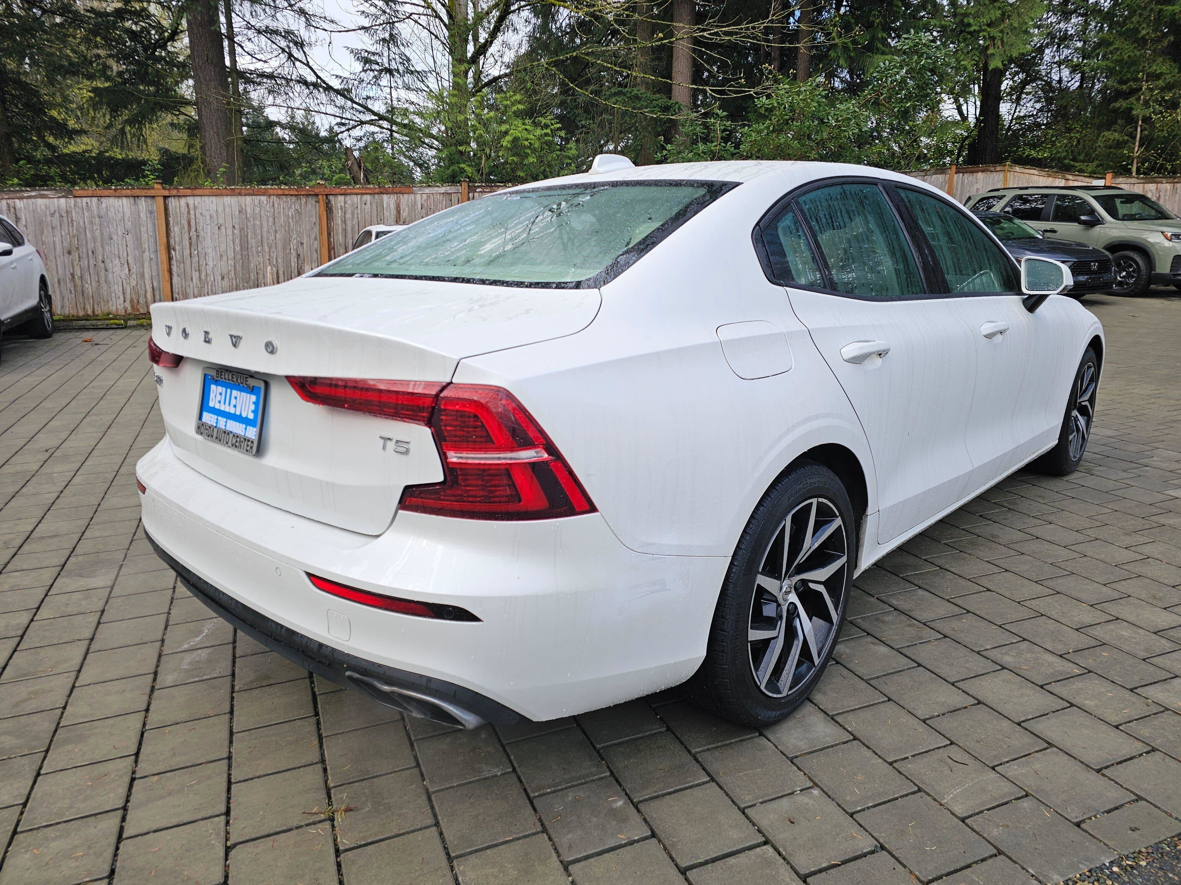 Used 2020 Volvo S60 T5 Momentum FWD image 7