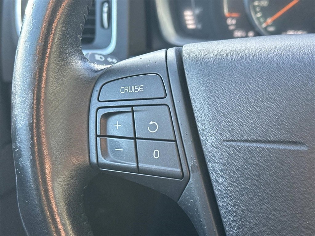 Used 2017 Volvo V60 T5 Cross Country w/ Convenience Package image 23