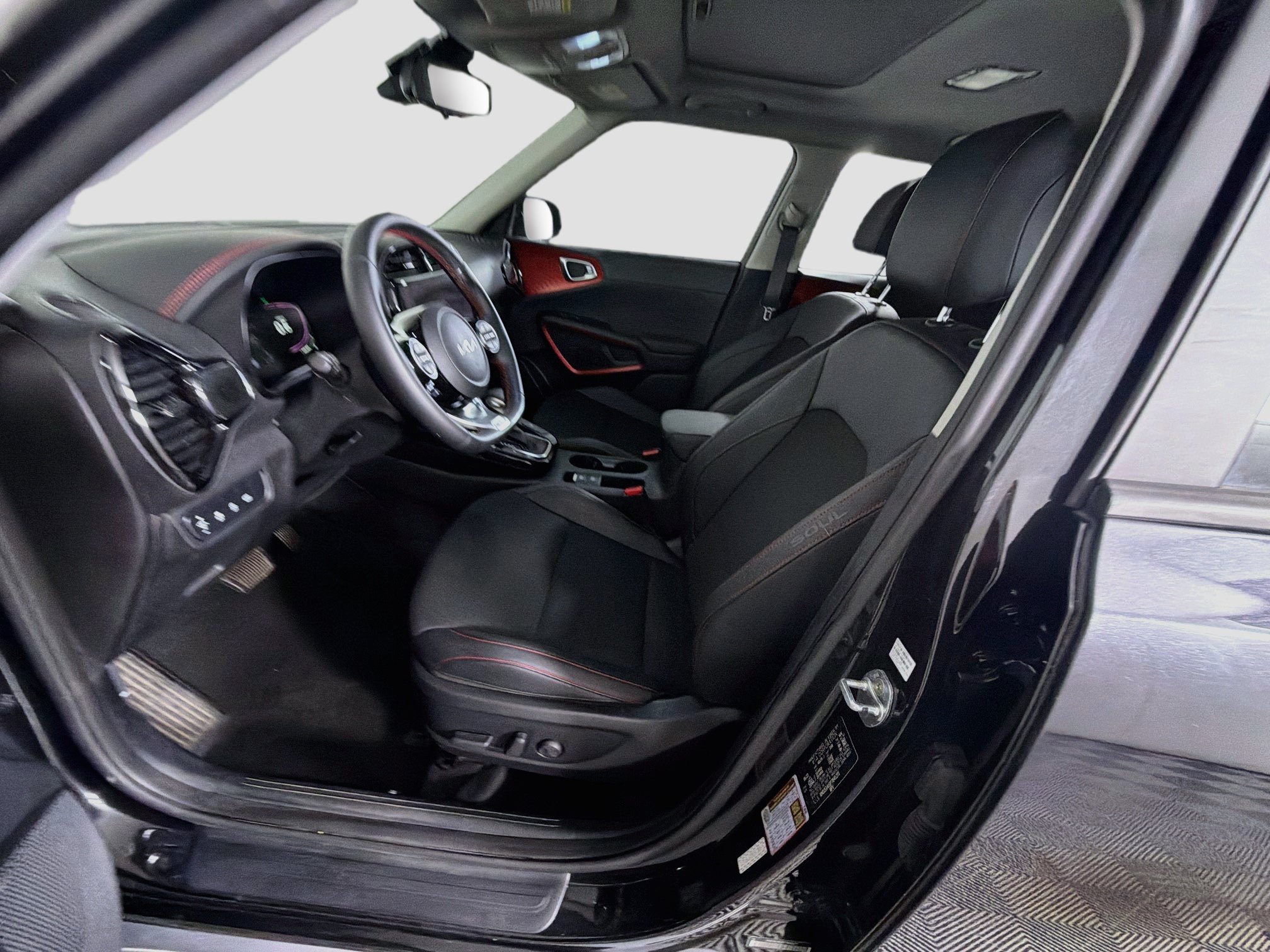 Used 2023 Kia Soul GT-Line w/ GT-Line Technology Package FWD image 13