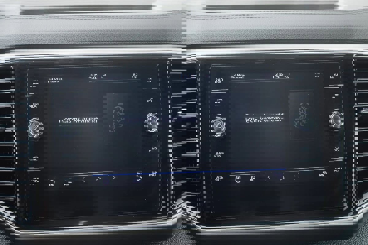 Used 2018 Volkswagen Atlas SEL Premium image 23