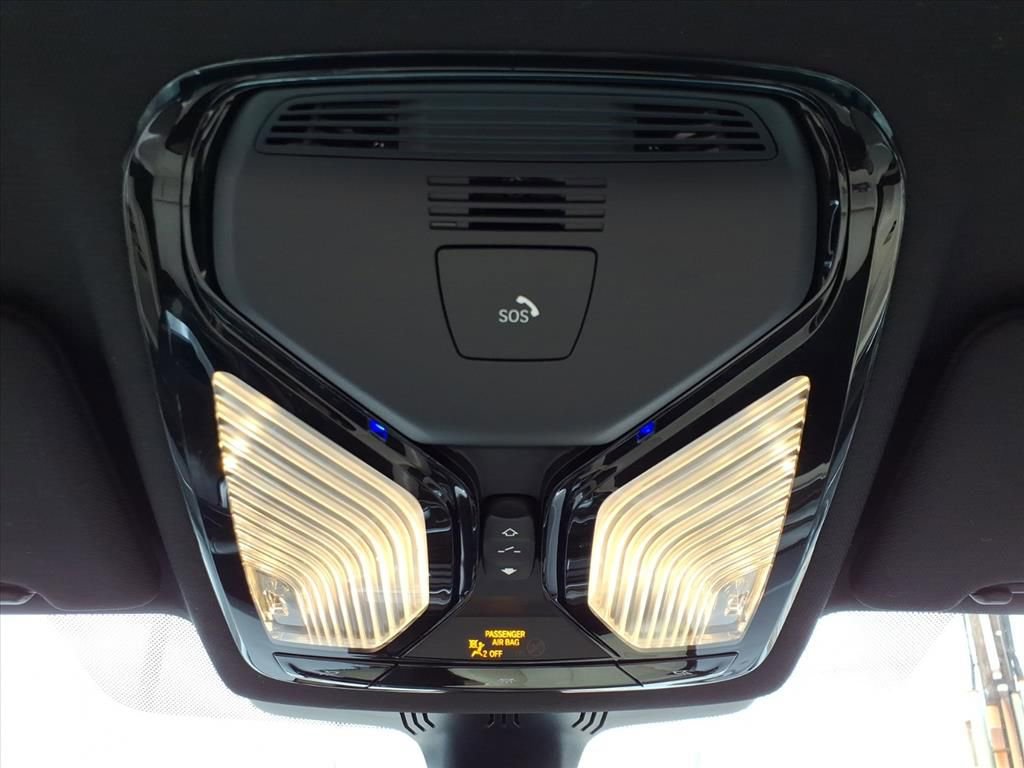 Used 2022 BMW 530i xDrive w/ Convenience Package image 21