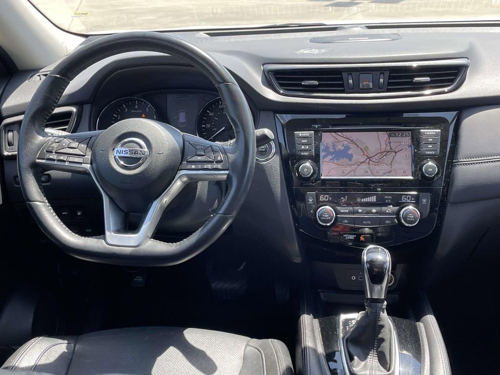 Used 2018 Nissan Rogue SL w/ Premium Package FWD image 14