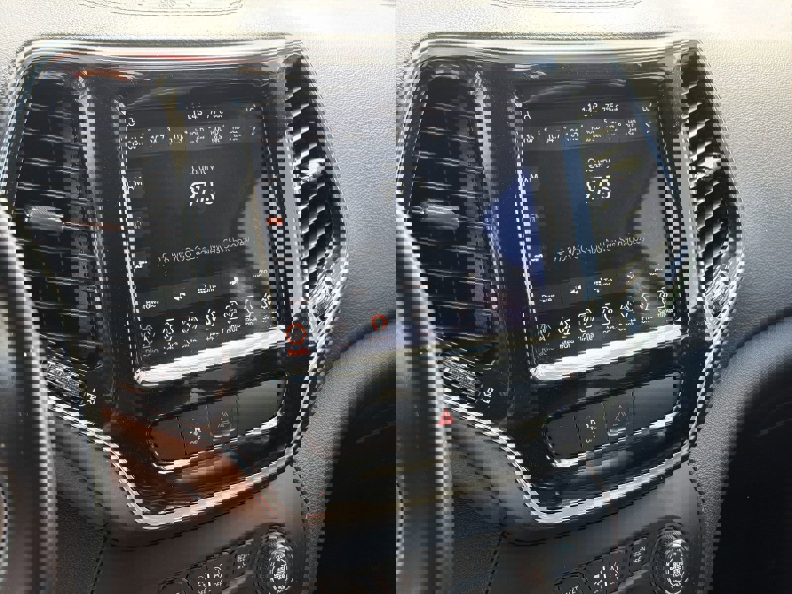 Used 2020 Jeep Cherokee Limited image 23