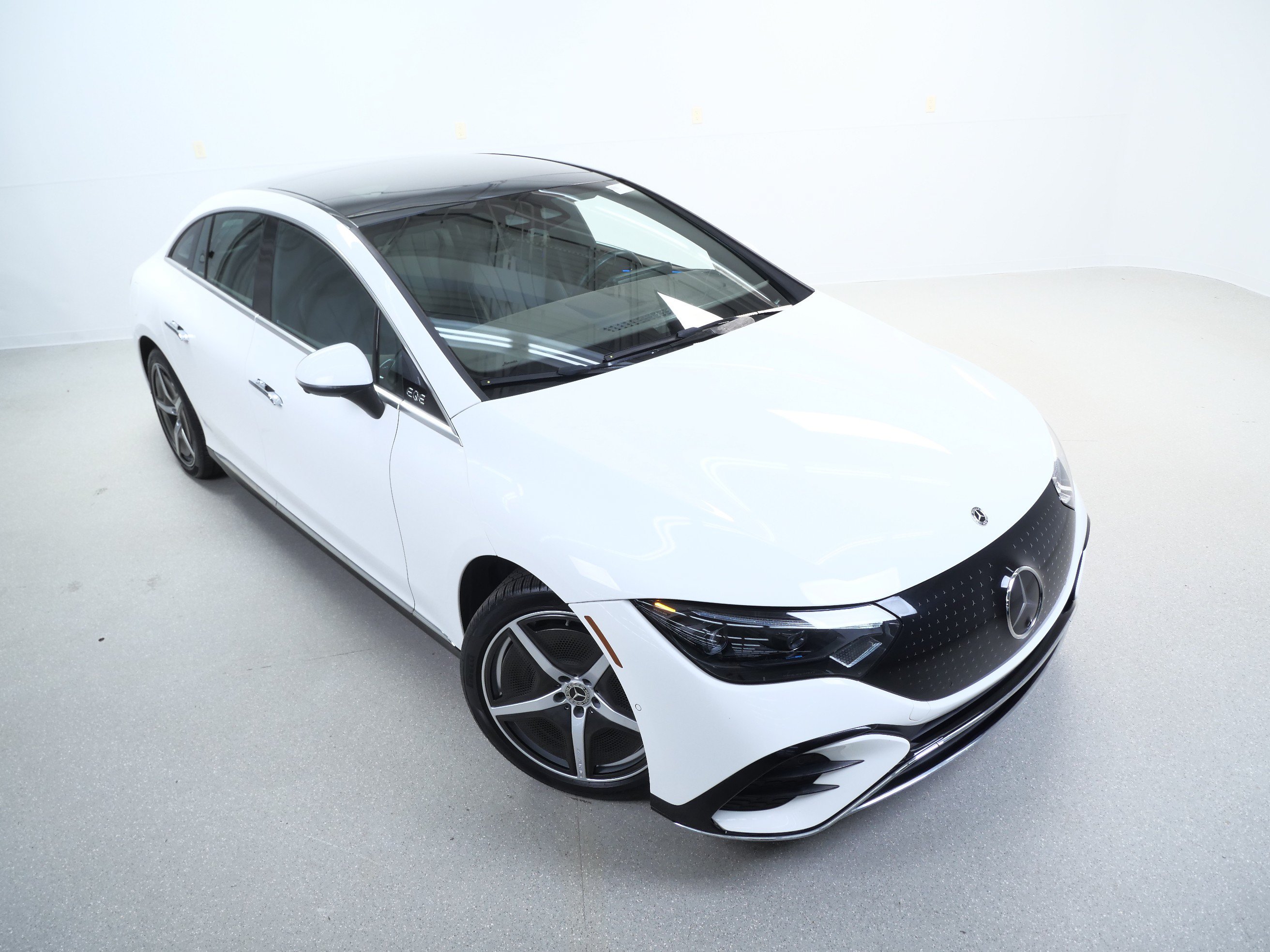 Certified 2023 Mercedes-Benz EQE 350+ 4MATIC Sedan image 4
