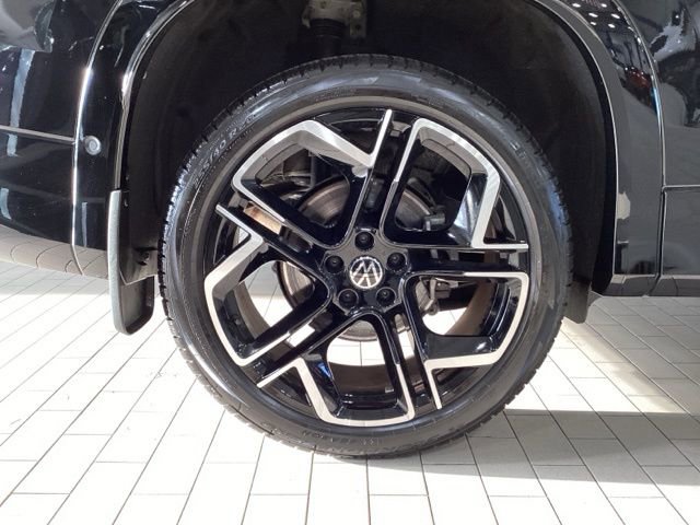 Used 2026 Volkswagen Tiguan SEL R-Line AWD/4WD image 24