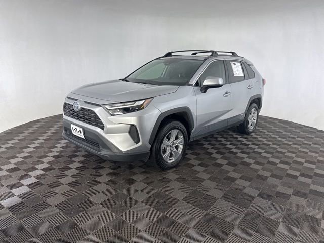 Used 2022 Toyota RAV4 XLE image 5