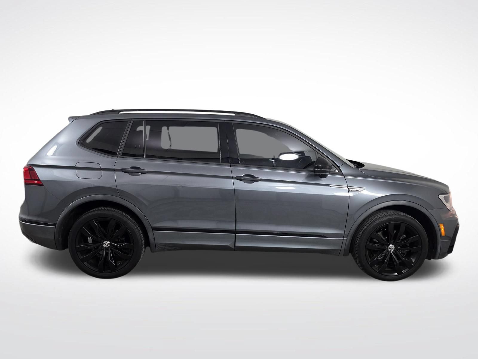 Used 2020 Volkswagen Tiguan SE R-Line FWD image 40