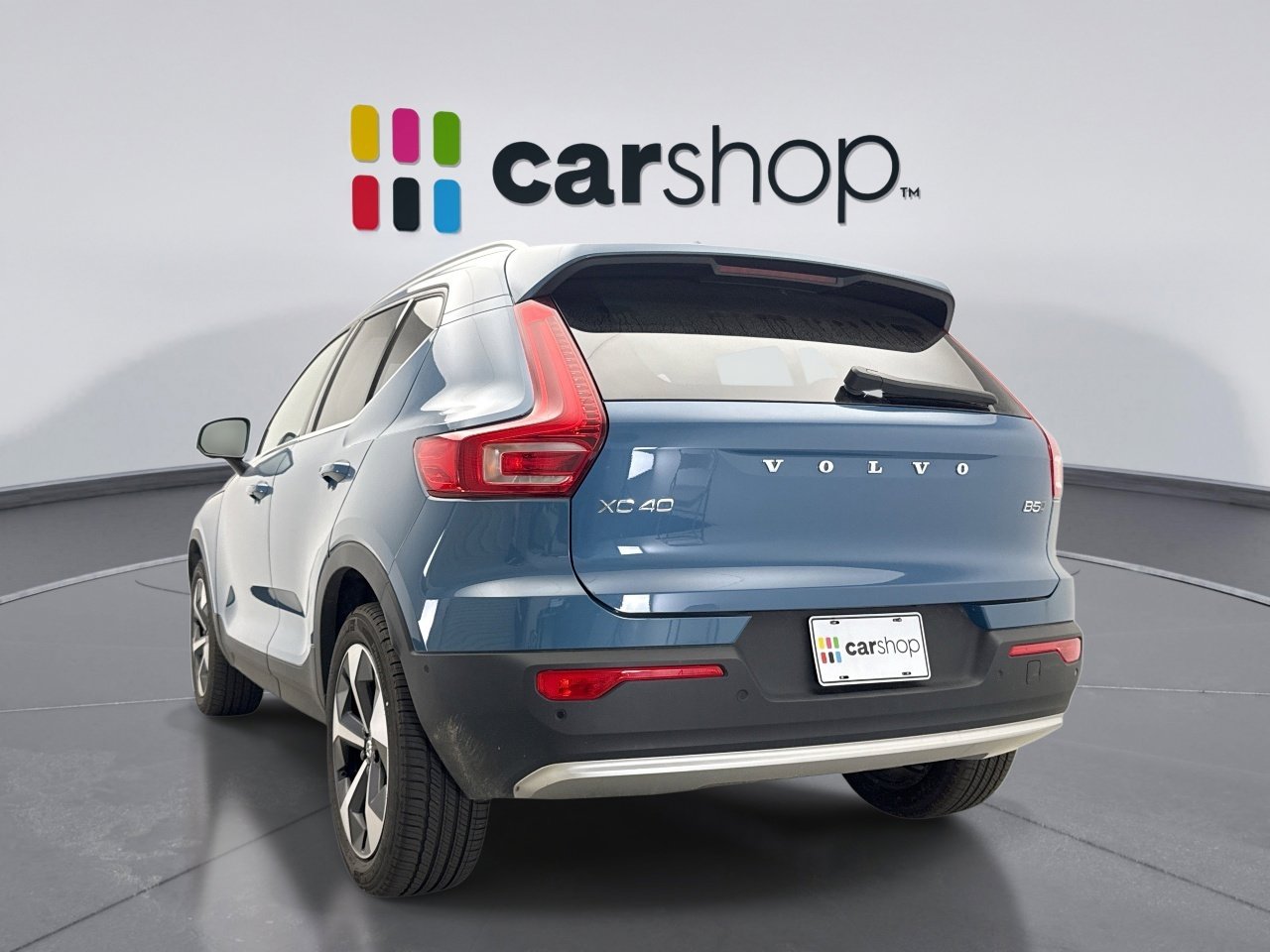 Used 2025 Volvo XC40 B5 Plus AWD/4WD image 3