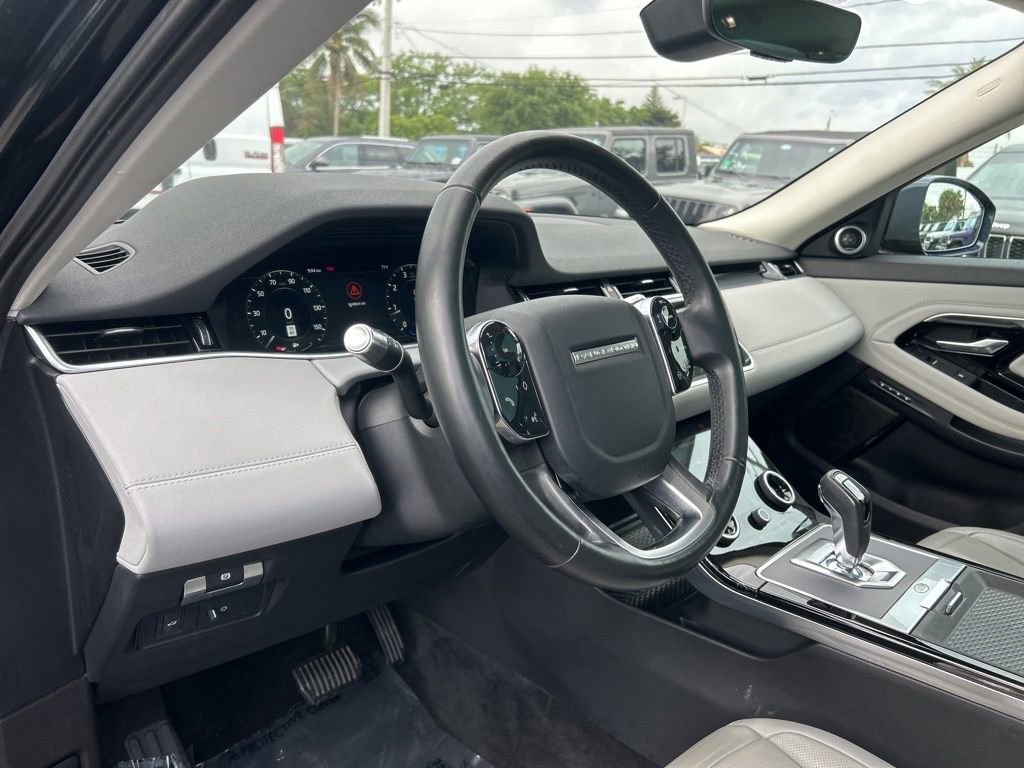 Used 2020 Land Rover Range Rover Evoque SE image 11
