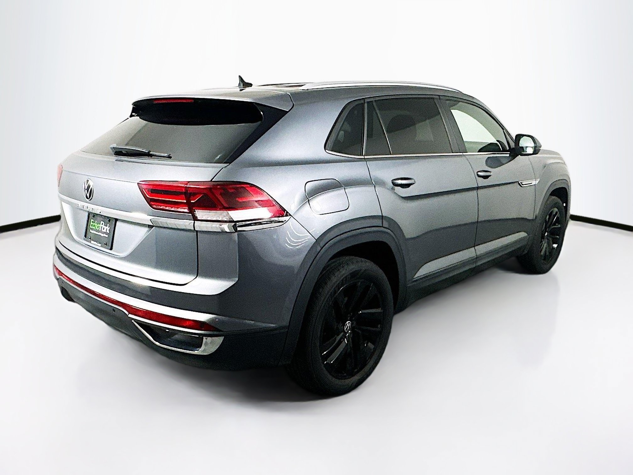 Used 2022 Volkswagen Atlas Cross Sport SE w/ Black Wheel Package FWD image 9