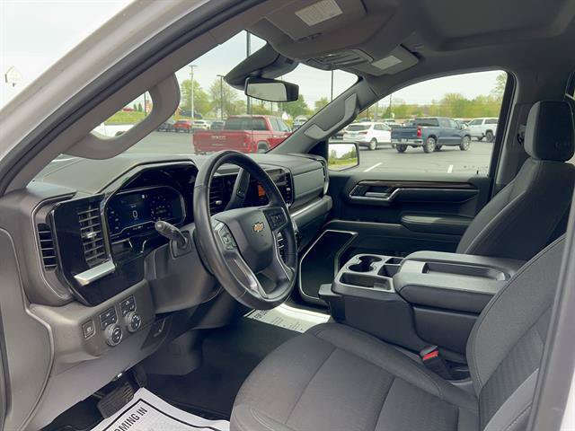 Used 2023 Chevrolet Silverado 1500 LT AWD/4WD image 15