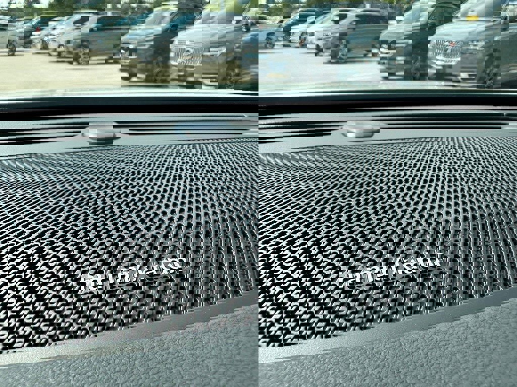 Certified 2024 Volvo S90 T8 Ultimate w/ Lounge Package image 14