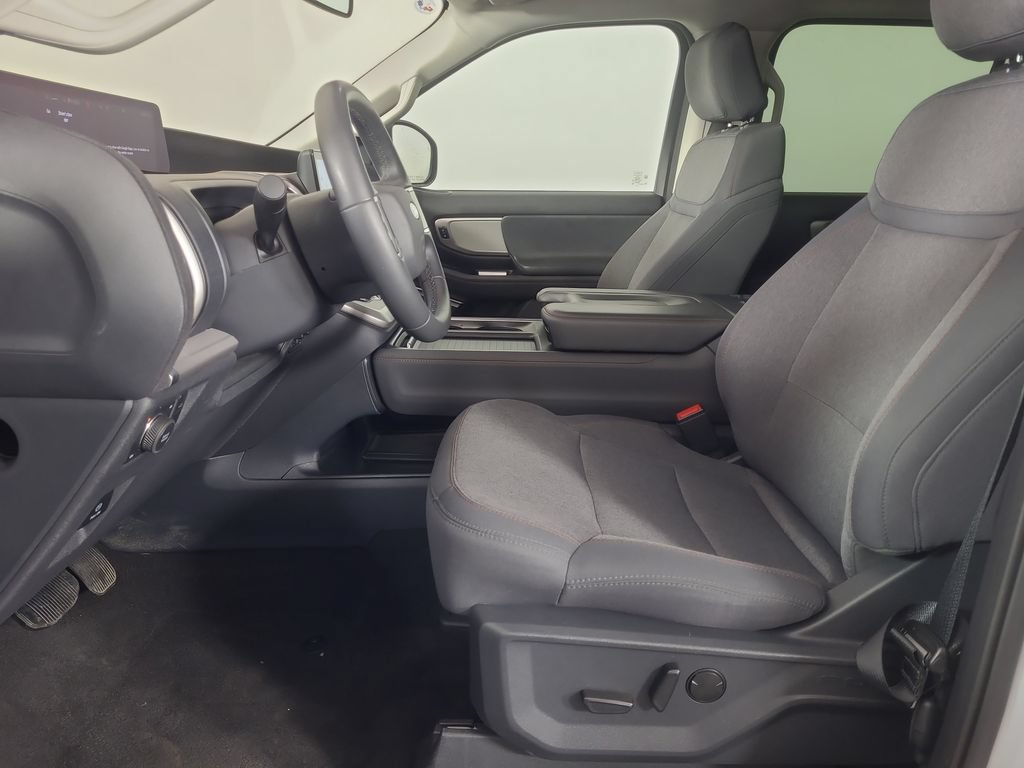 Used 2025 Ford Expedition Max Active AWD/4WD image 18