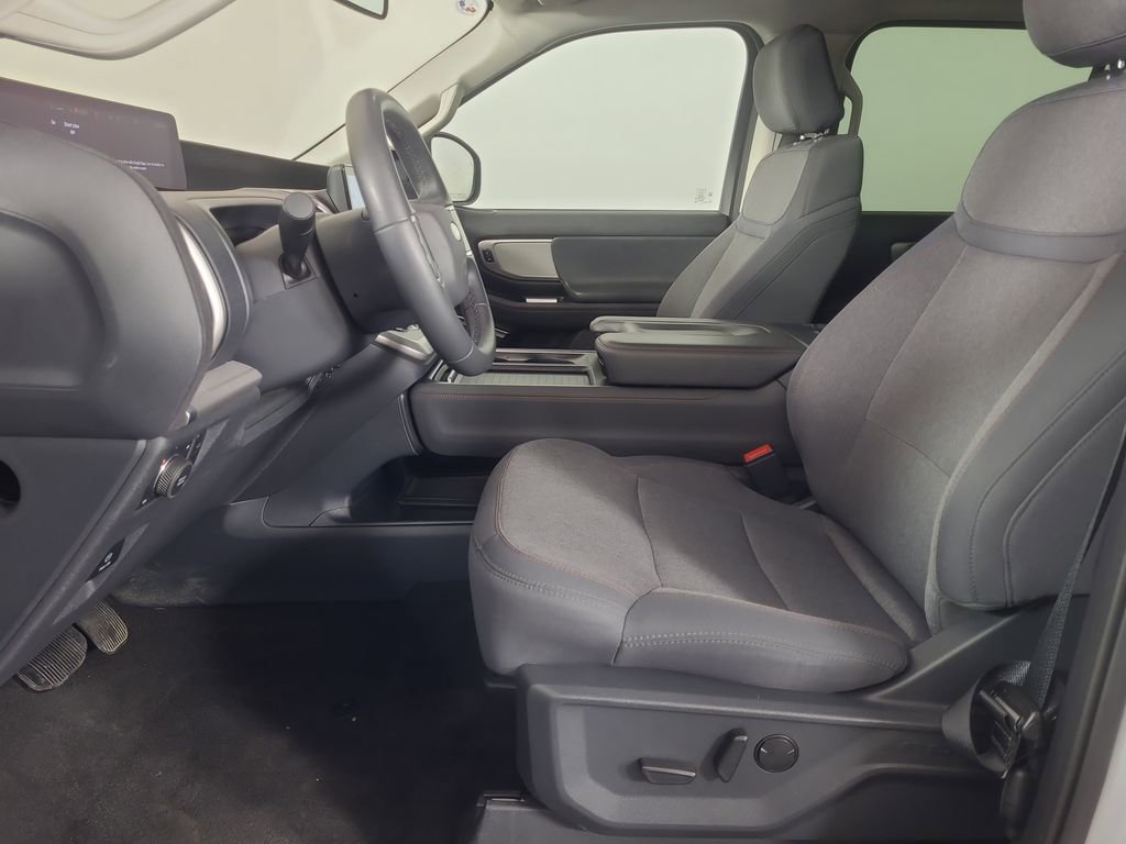 Used 2025 Ford Expedition Max Active AWD/4WD image 18