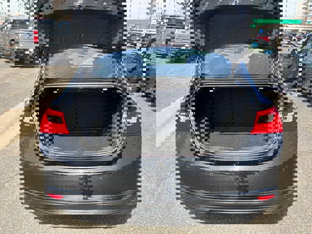 Used 2024 Chevrolet Malibu LT image 18