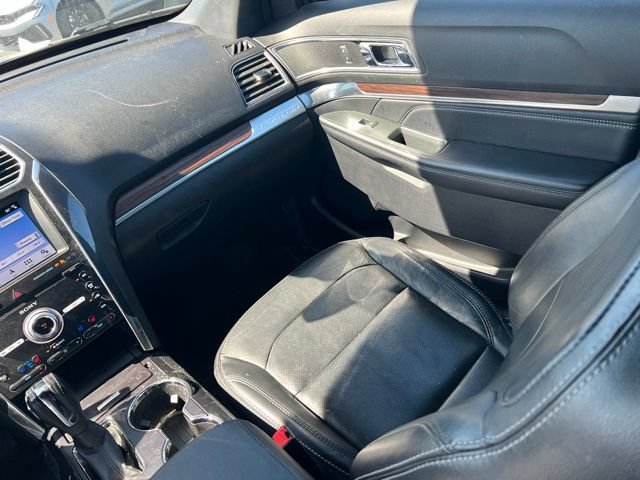 Used 2019 Ford Explorer Limited w/ Ford Safe & Smart Package AWD/4WD image 15