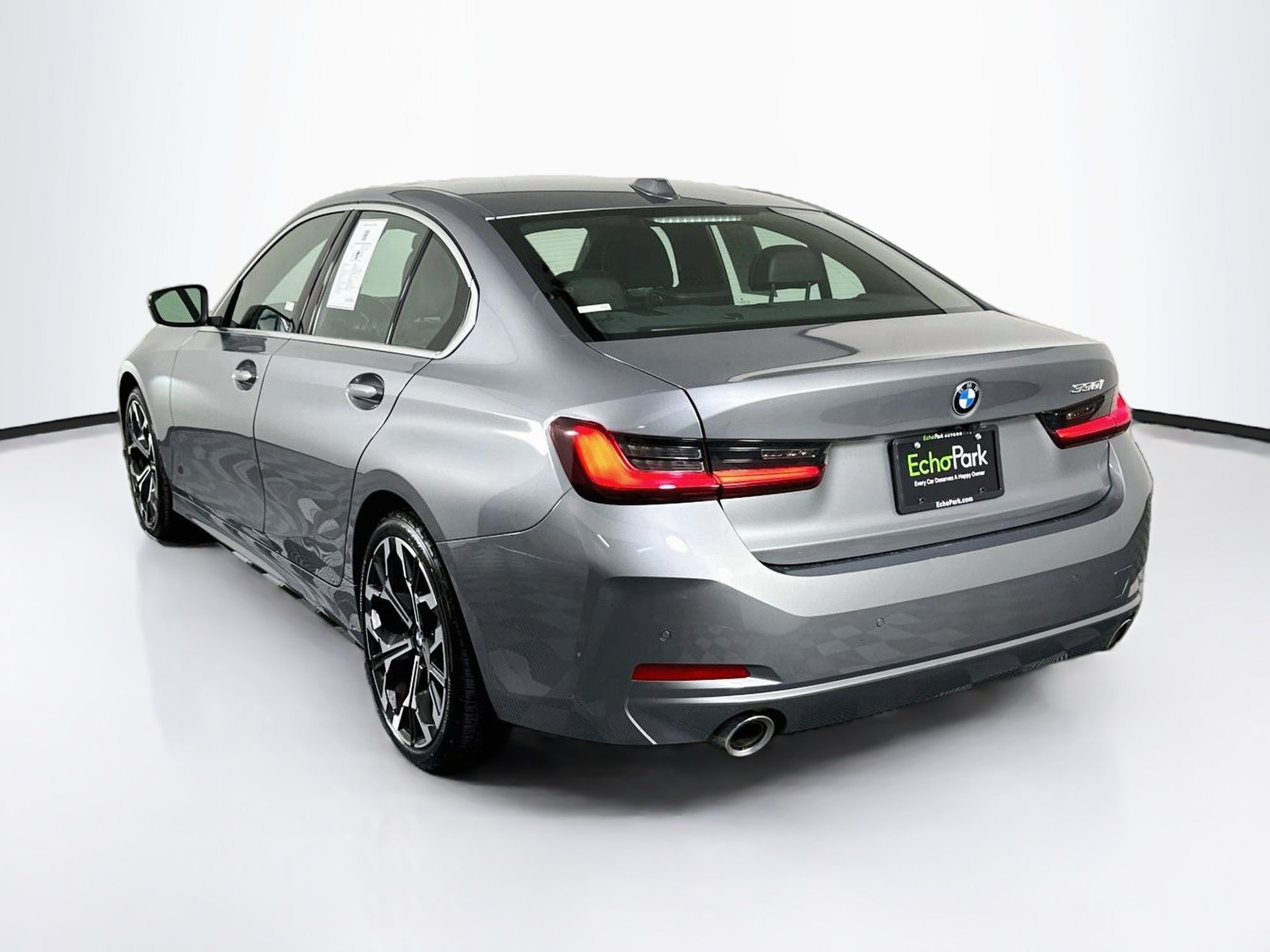 Used 2026 BMW 330i Sedan w/ Premium Package RWD image 5