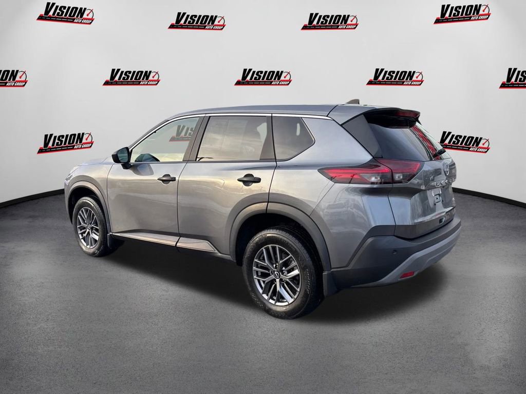Used 2023 Nissan Rogue S image 7