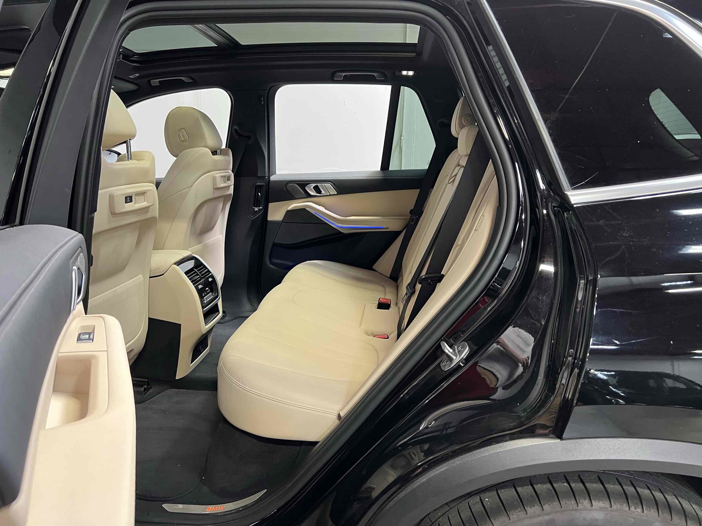 Used 2021 BMW X5 sDrive40i w/ Premium Package RWD image 28