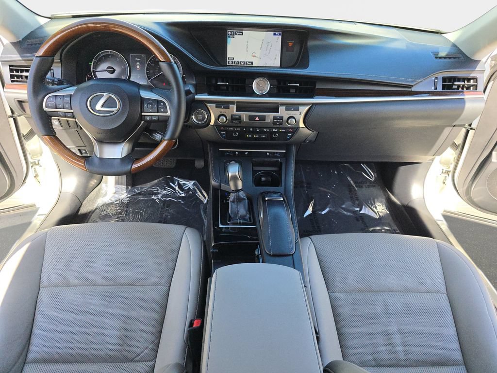 Used 2016 Lexus ES 350 w/ Navigation System Package FWD image 10
