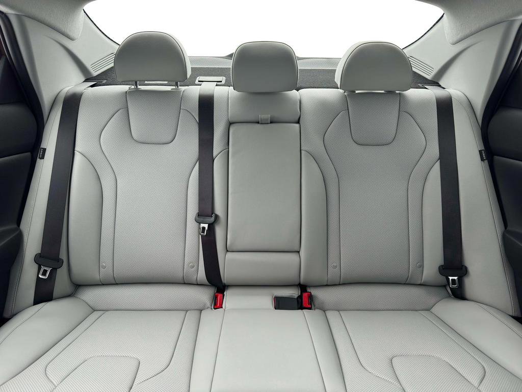 New 2026 Hyundai Elantra Limited image 17