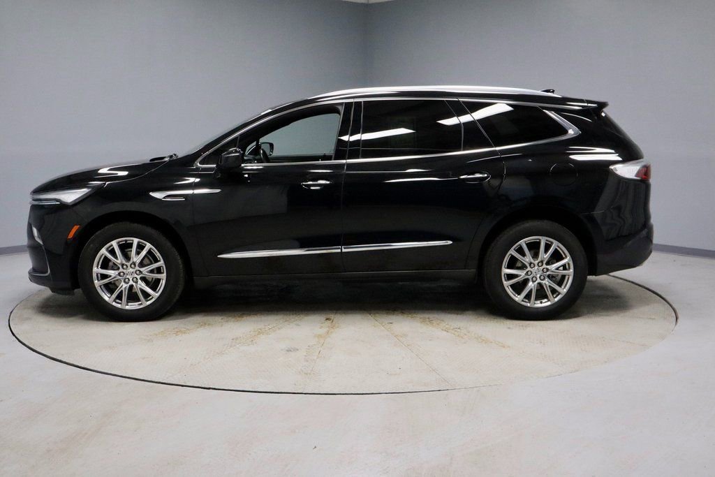 Used 2023 Buick Enclave Essence w/ Experience Buick Package image 9
