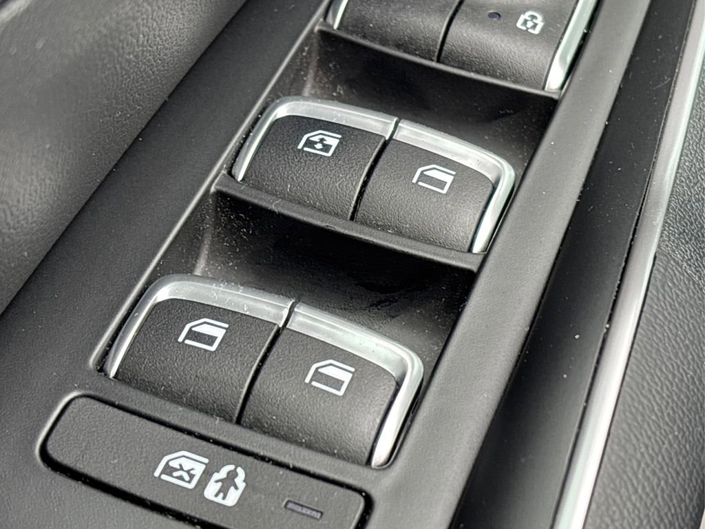 Certified 2022 Kia Sorento S w/ Panoramic Sunroof Package image 34