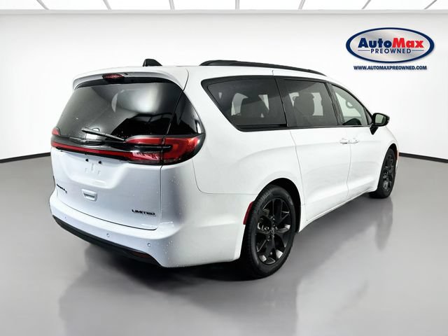 Used 2025 Chrysler Pacifica Limited FWD image 7