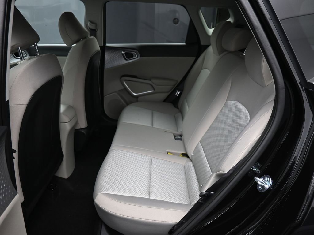 Certified 2025 Kia Soul LX w/ LX Technology Package image 20