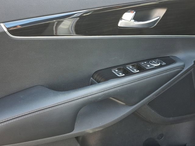 Used 2020 Kia Sorento S image 16