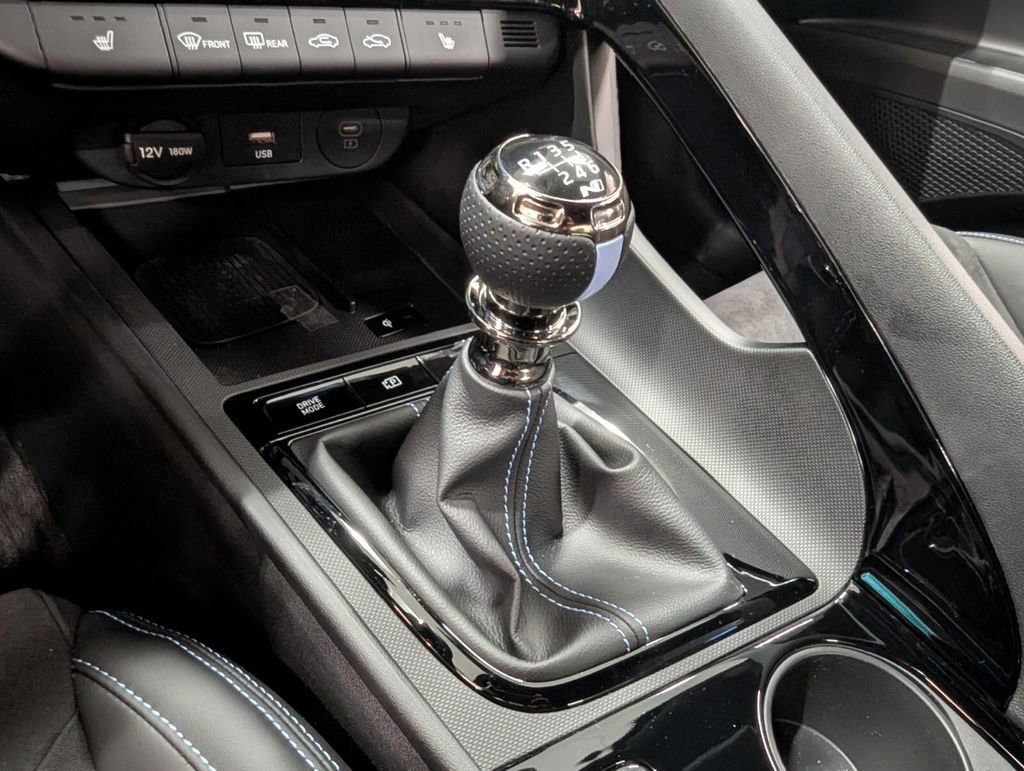 Certified 2025 Hyundai Elantra N Base image 23