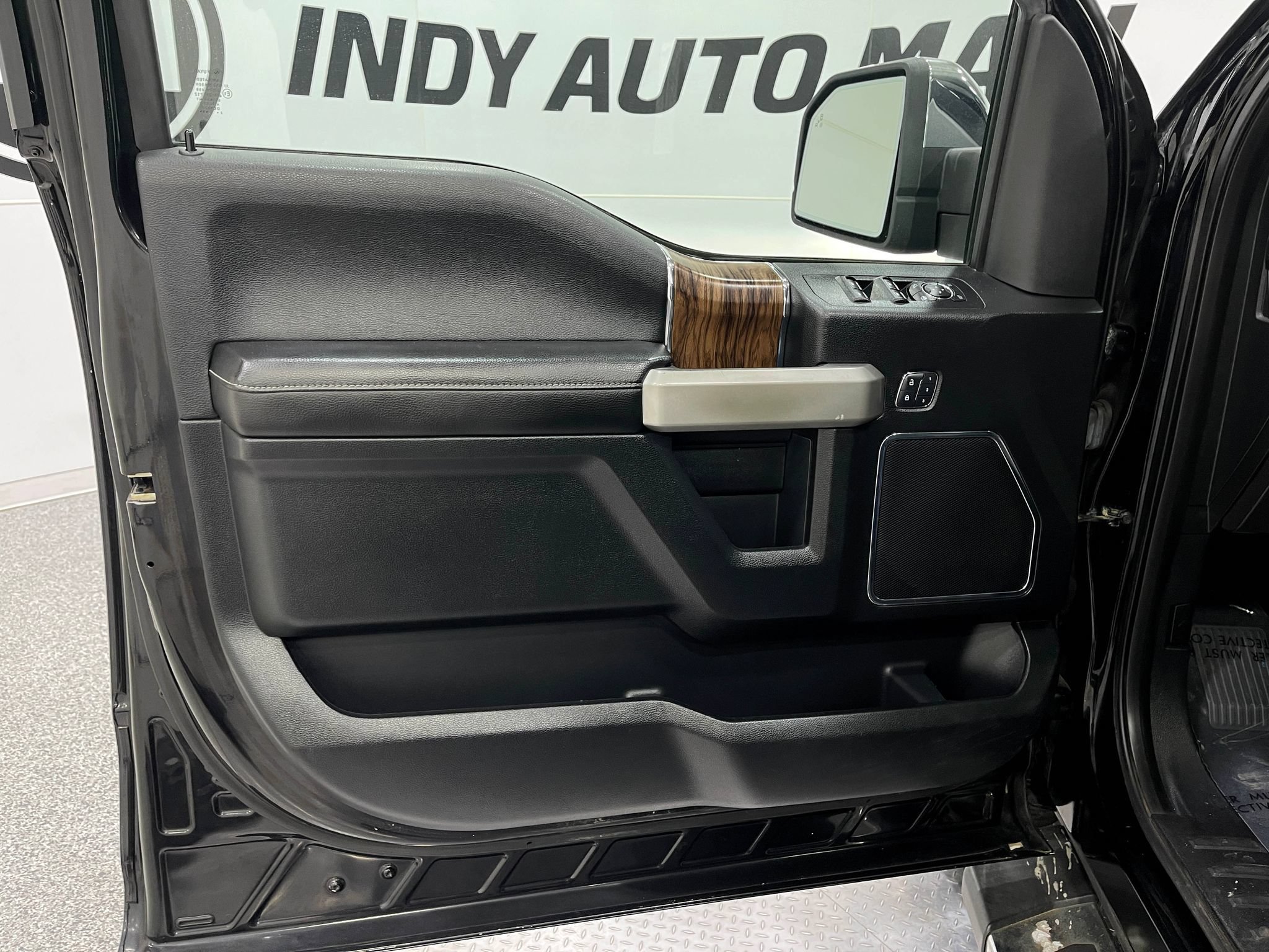Used 2018 Ford F150 Lariat w/ Equipment Group 502A Luxury AWD/4WD image 15