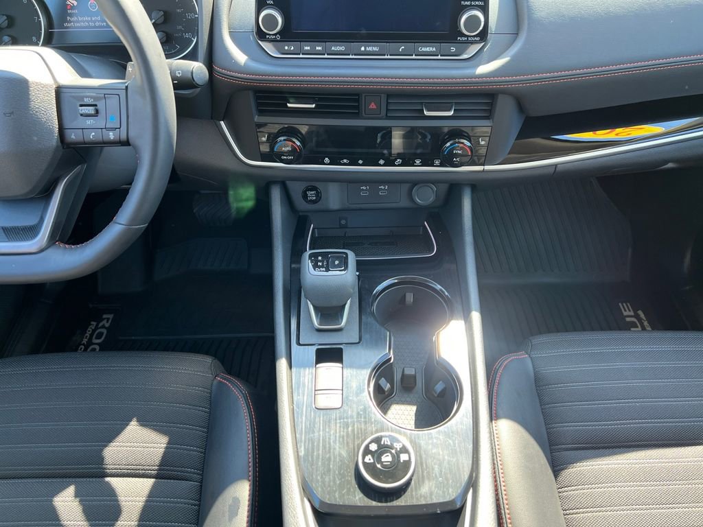 Used 2025 Nissan Rogue SV w/ Rock Creek Premium Package image 15