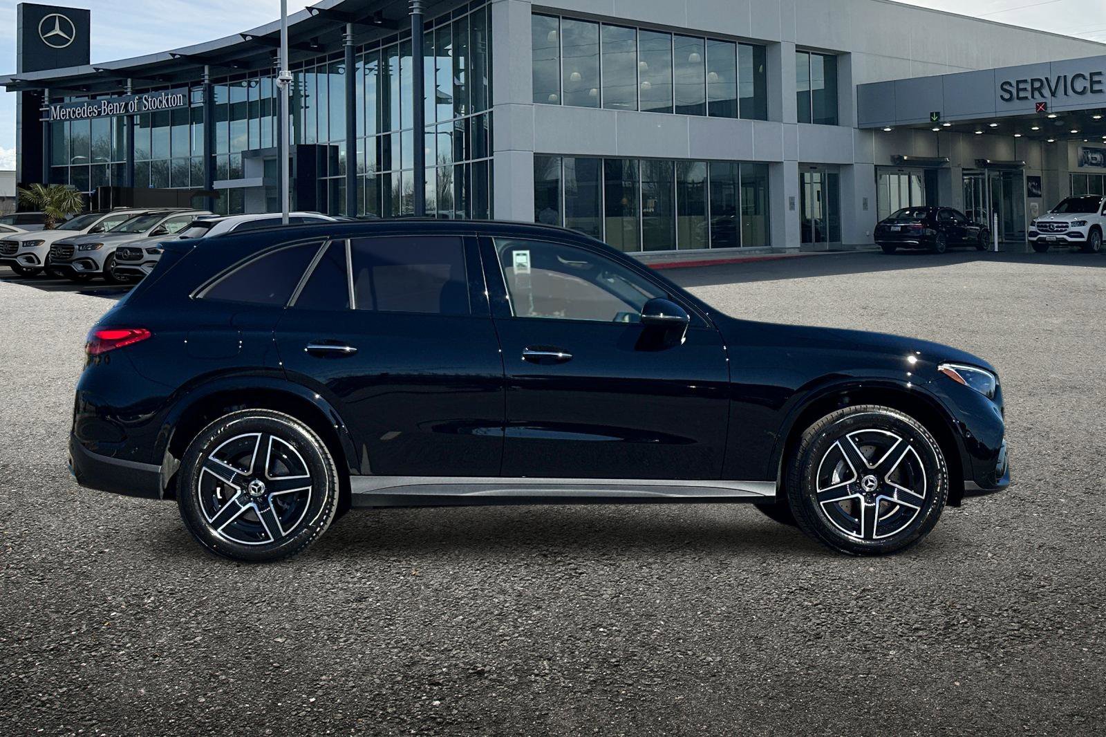New 2026 Mercedes-Benz GLC 300 4MATIC image 3