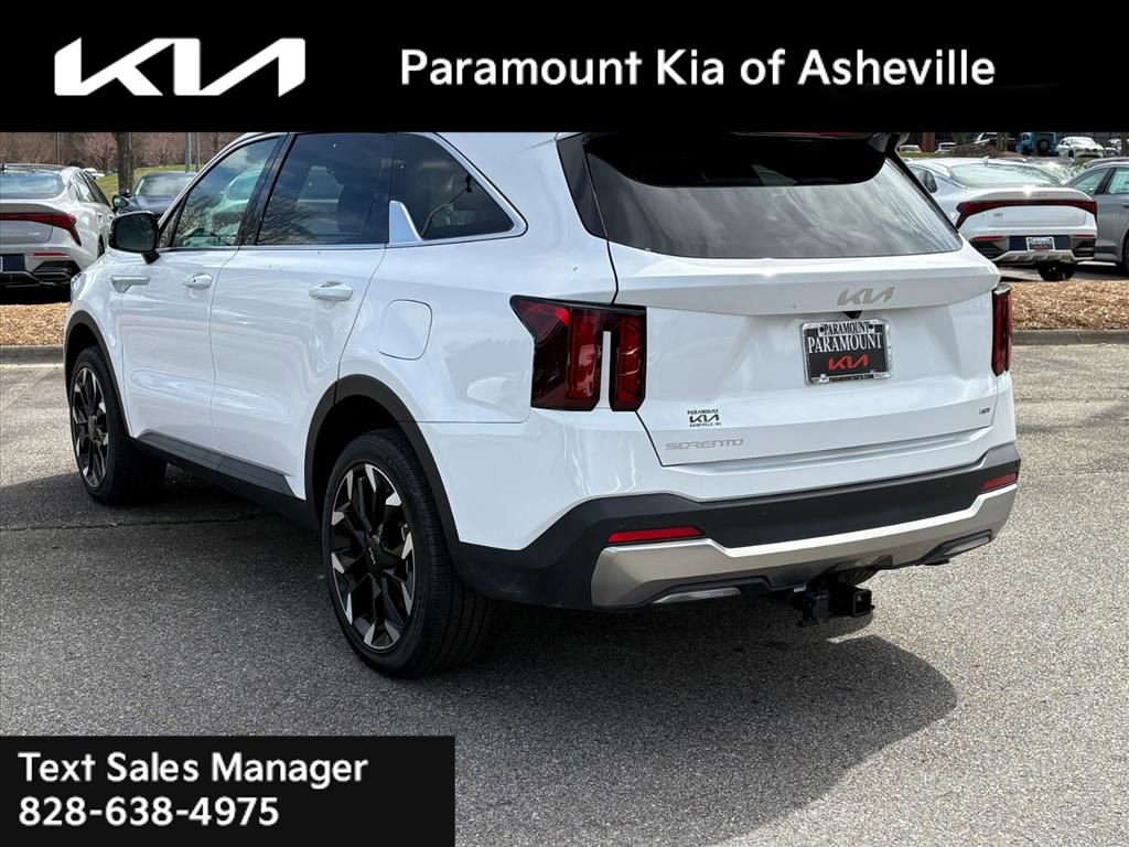 Certified 2025 Kia Sorento EX w/ Panoramic Sunroof Package image 4